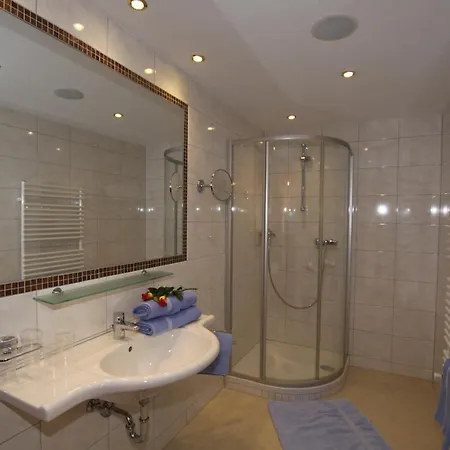 Отель Gampeler Hof 3*