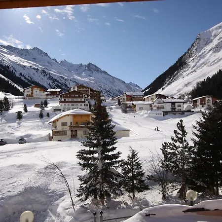 Gampeler Hof 3*