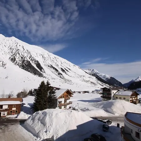 Gampeler Hof Hotel